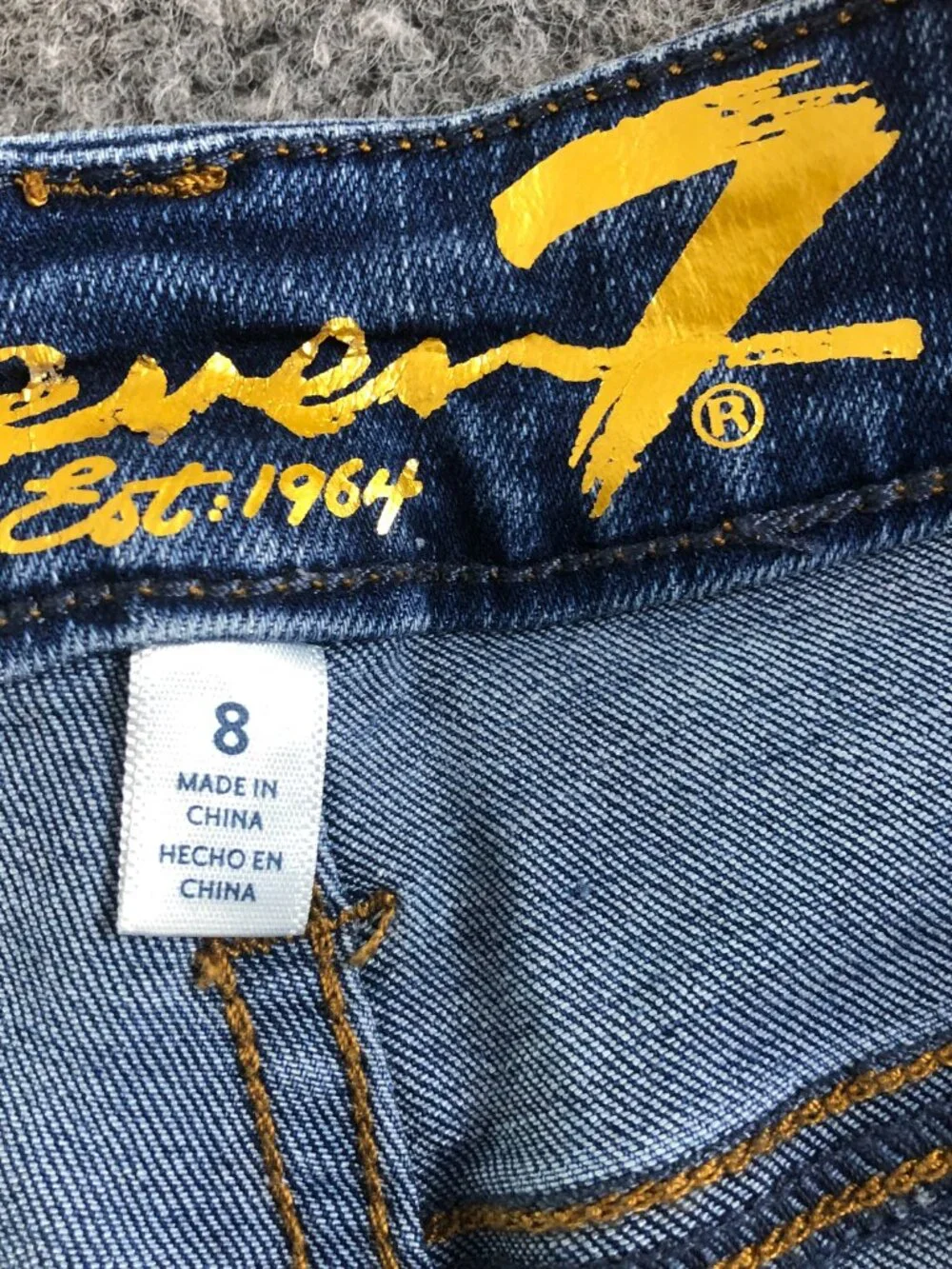 Seven7 Shorts Womens 8 Weekend Short 5" Inseam Fray Hem Light Wash Mid Rise - Picture 3 of 10